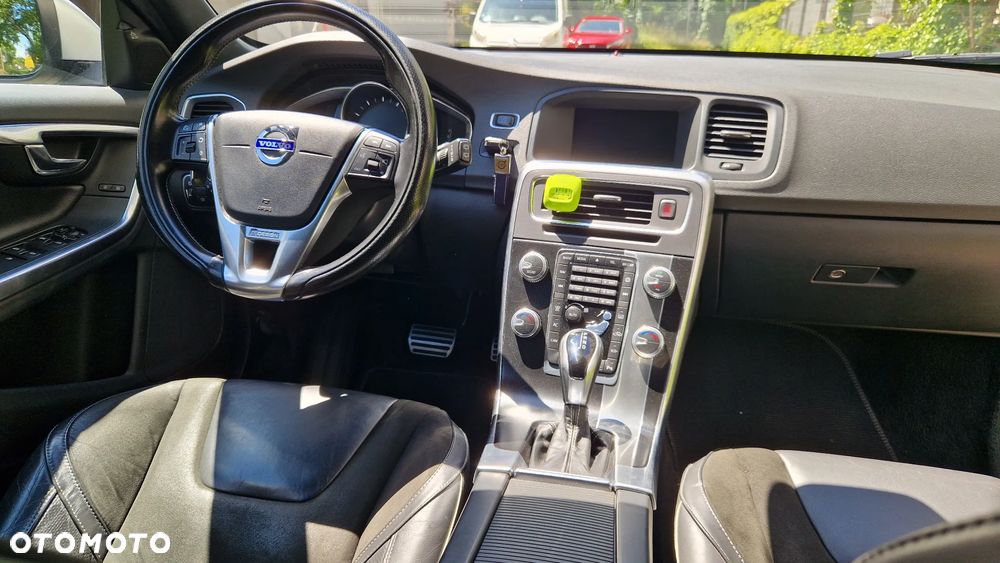 Volvo V60 T5 Drive-E R-Design Momentum - 11