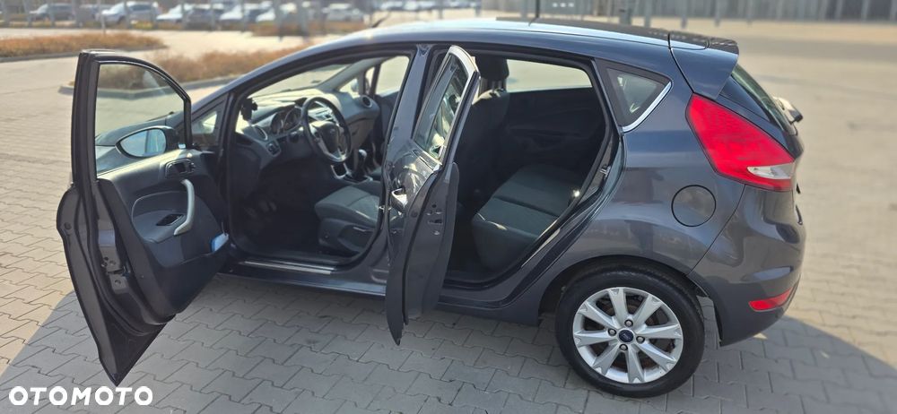 Ford Fiesta 1.4 Ghia - 7