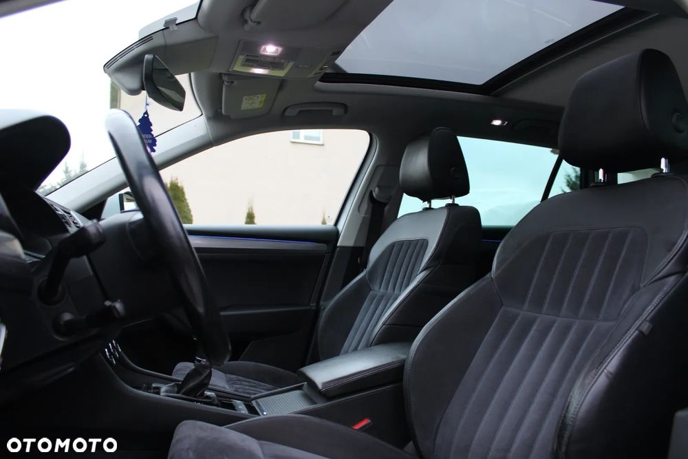 Skoda Superb 2.0 TDI Premium Edition - 26