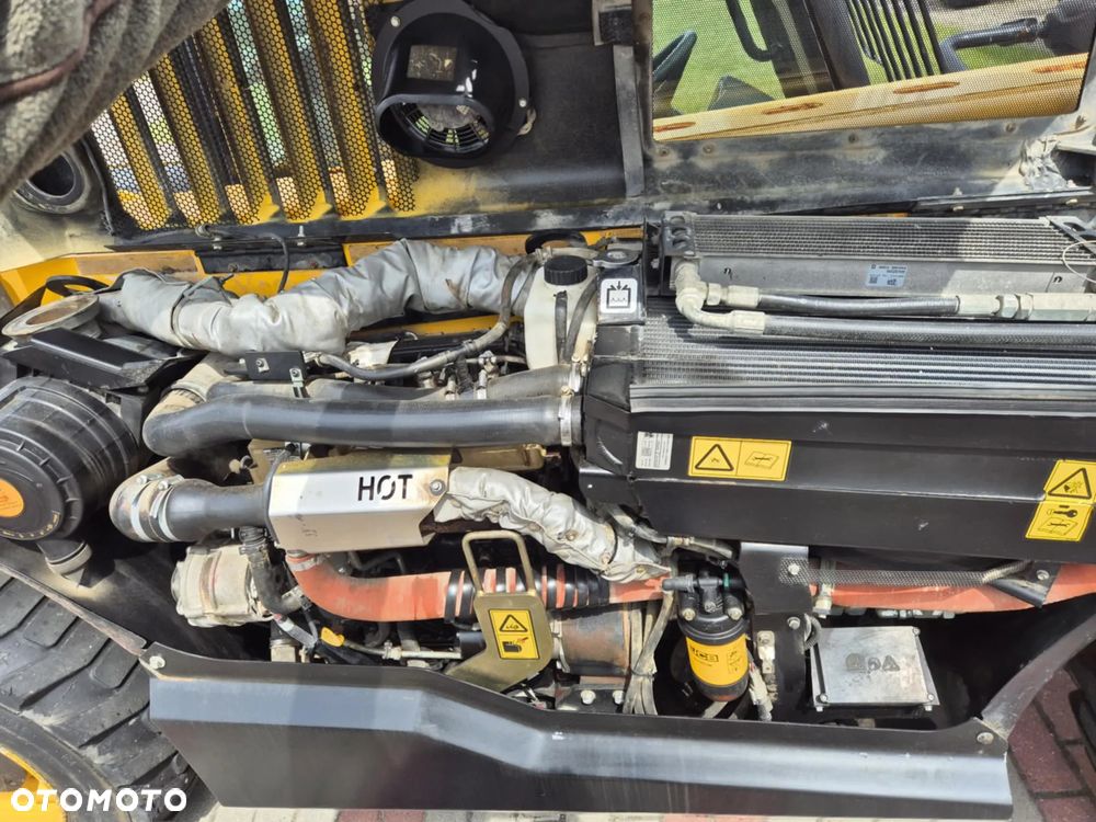 JCB 525-60 HiViz - 10