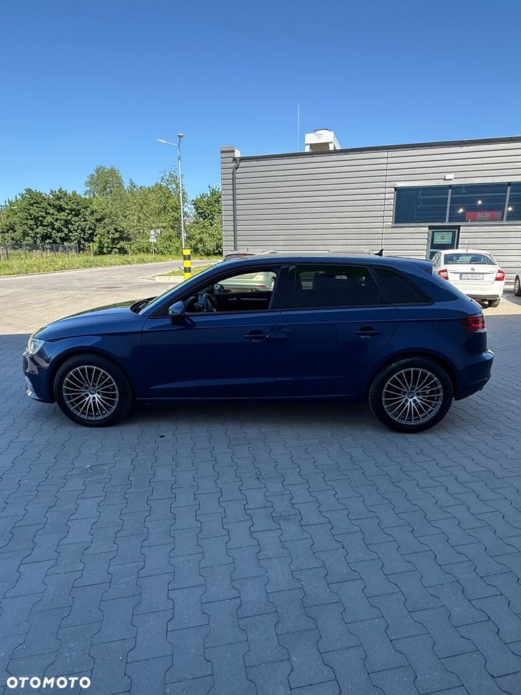 Audi A3 Sportback 2.0 TDI Ambiente - 9