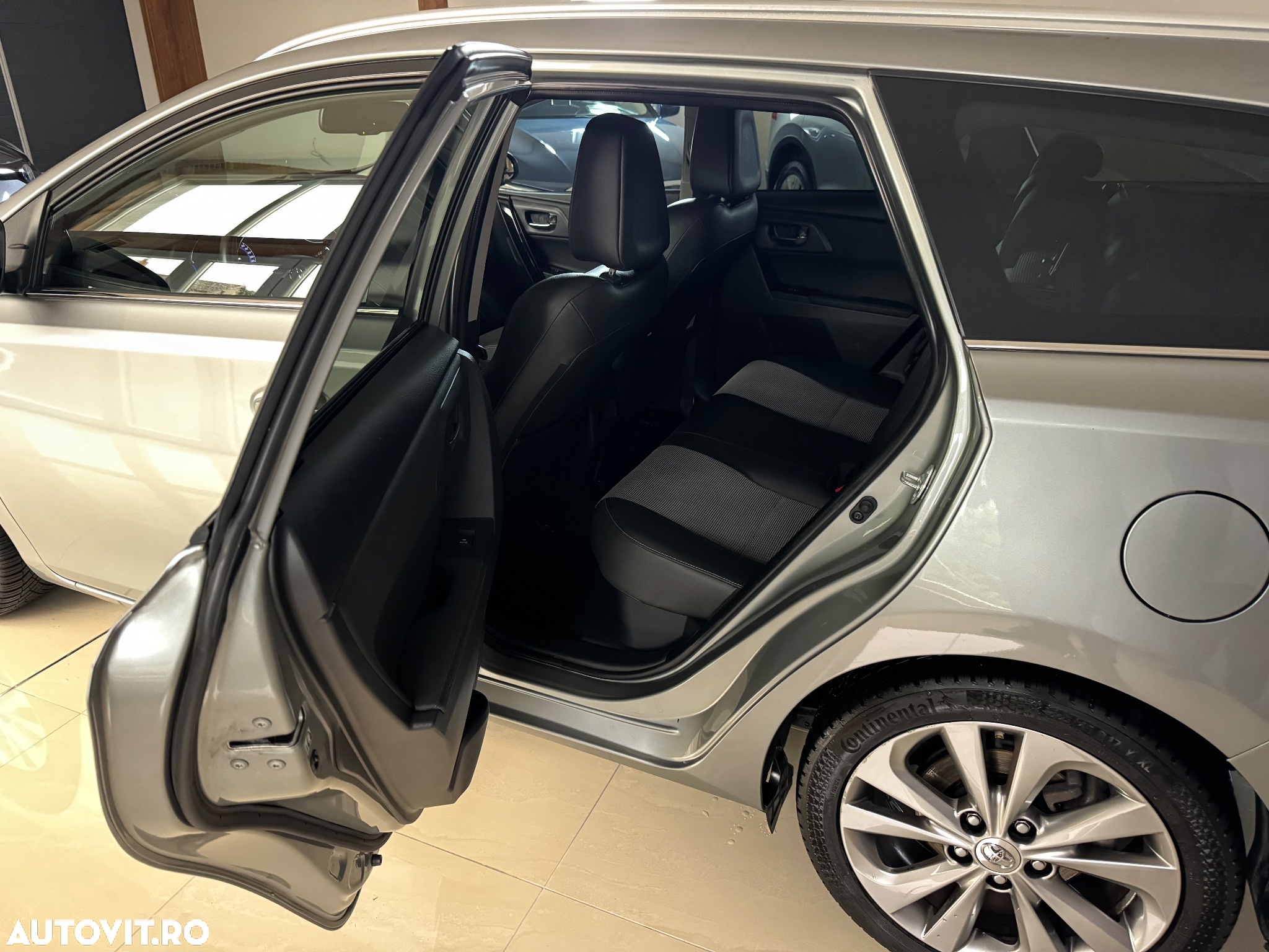 Toyota Auris 1.8 VVT-i Hybrid Automatik Touring Sports Edition-S - 10