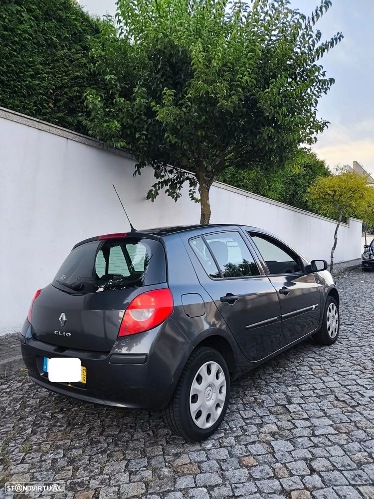 Renault Clio 1.5 dCi Confort - 8