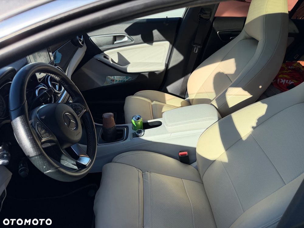 Mercedes-Benz CLA 250 4Matic 7G-DCT - 8