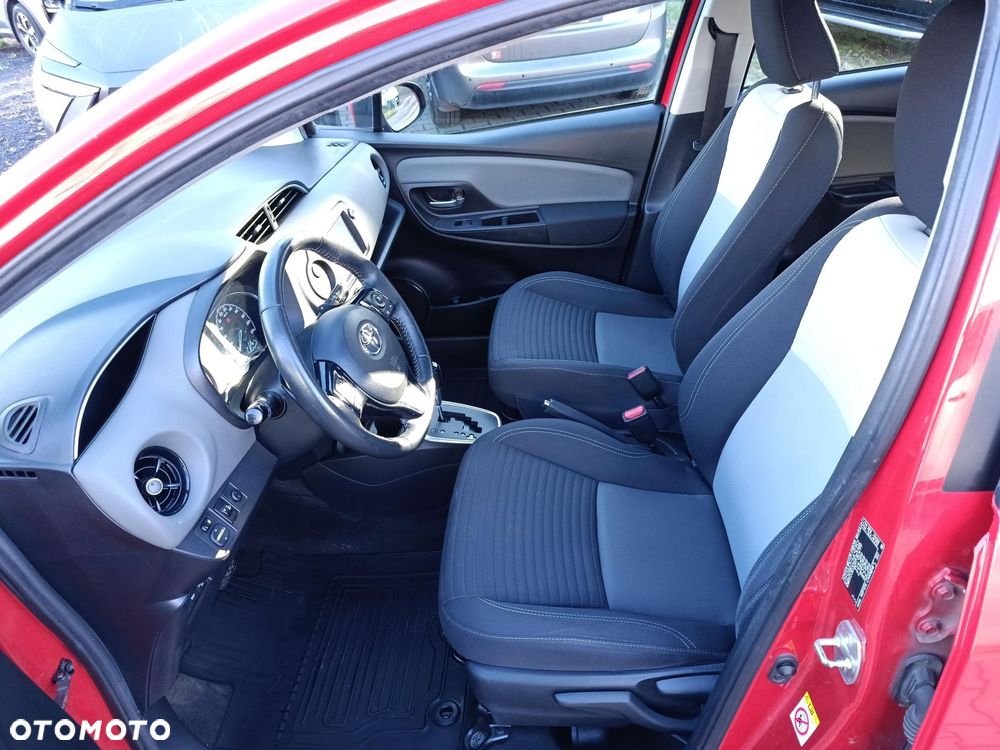 Toyota Yaris 1.5 Premium CVT - 23