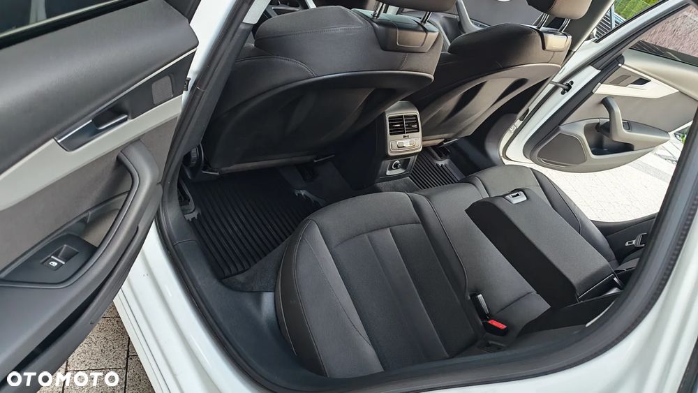 Audi A4 Avant 40 TDI quattro S tronic advanced - 36