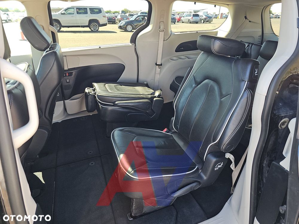 Chrysler Pacifica - 14