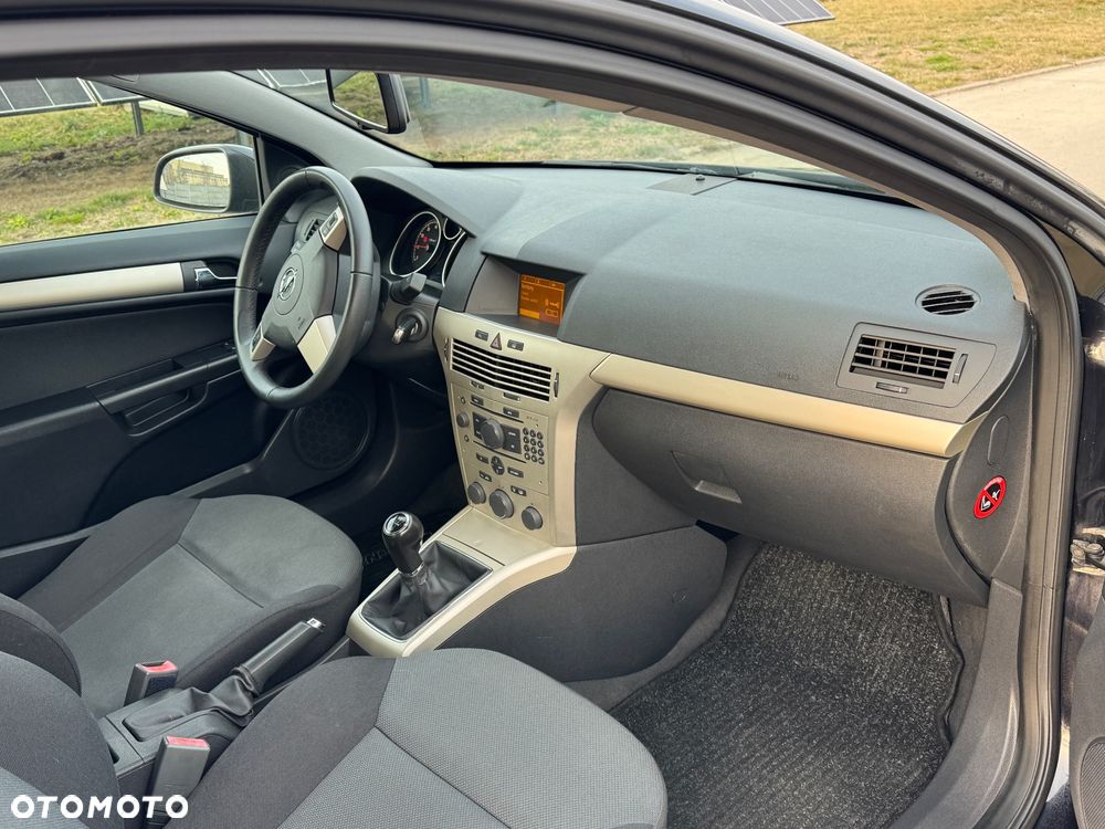 Opel Astra 1.6 Essentia - 9