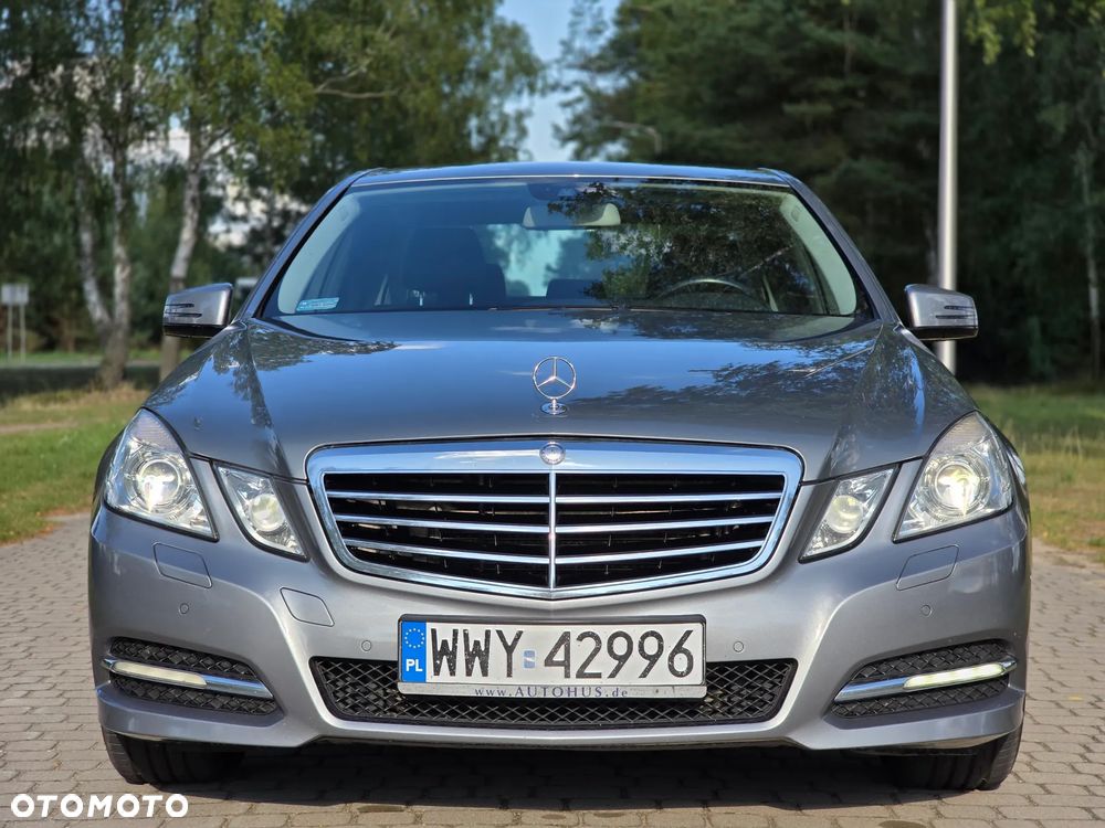 Mercedes-Benz Klasa E 300 CDI DPF BlueEFFICIENCY 7G-TRONIC Avantgarde - 2