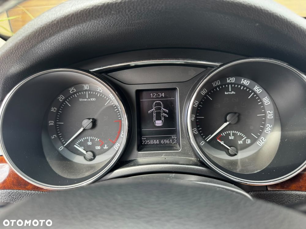 Skoda Superb 2.0 TDI 4x4 Elegance DSG - 15