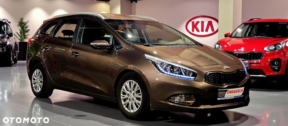 Kia Ceed 1.6 GDI ISG Dream Team Edition - 1