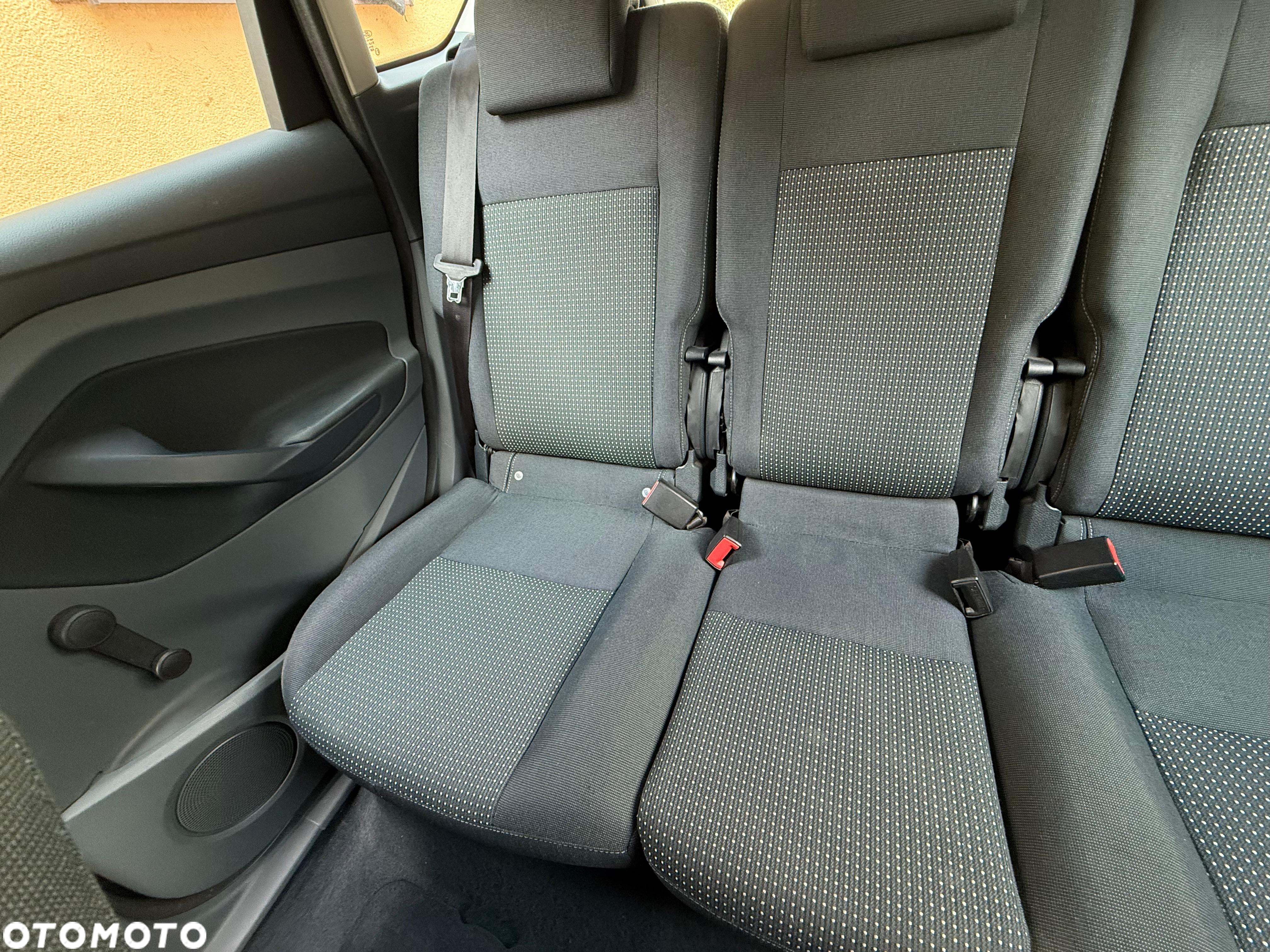 Ford C-MAX 1.6 TDCi Ambiente - 16