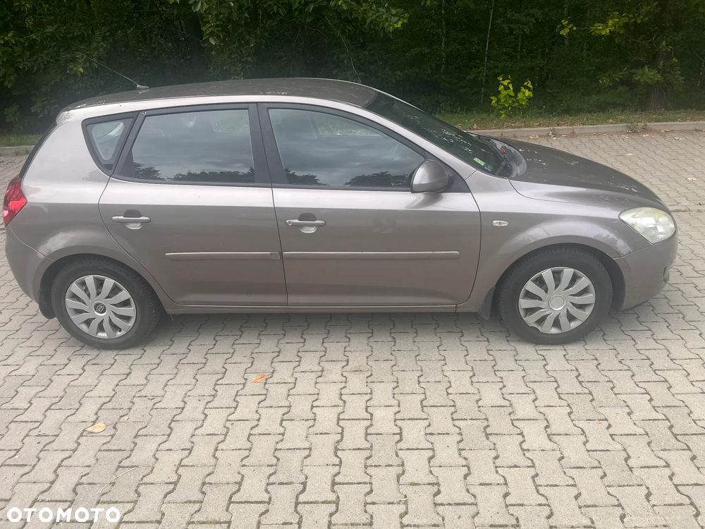 Kia Ceed 1.6 Crdi Comfort + - 3