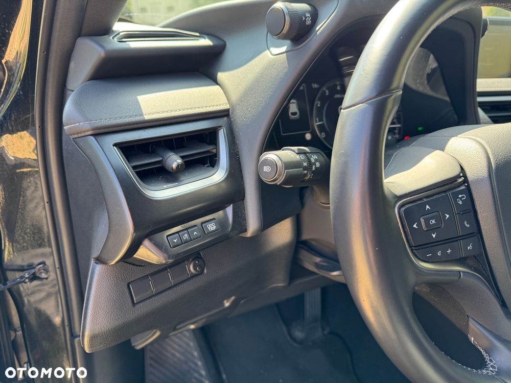 Lexus UX 200 GPF Business 2WD - 13