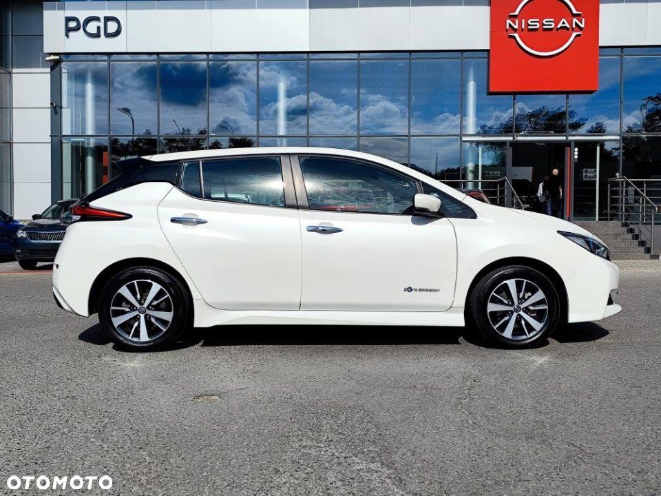 Nissan Leaf - 4