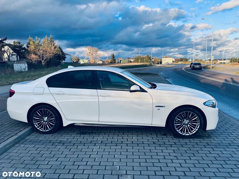 BMW Seria 5 525d xDrive Luxury Line - 10