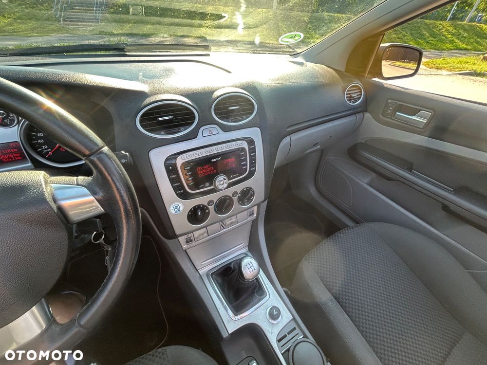 Ford Focus 2.0 16V Sport - 18