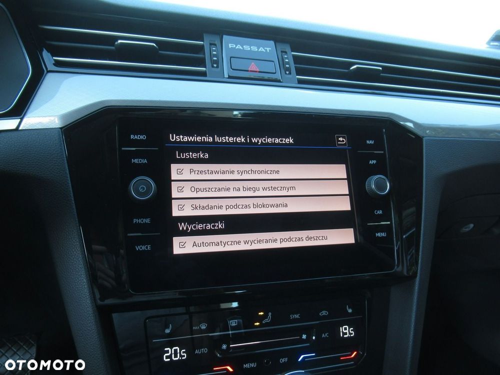 Volkswagen Passat - 28