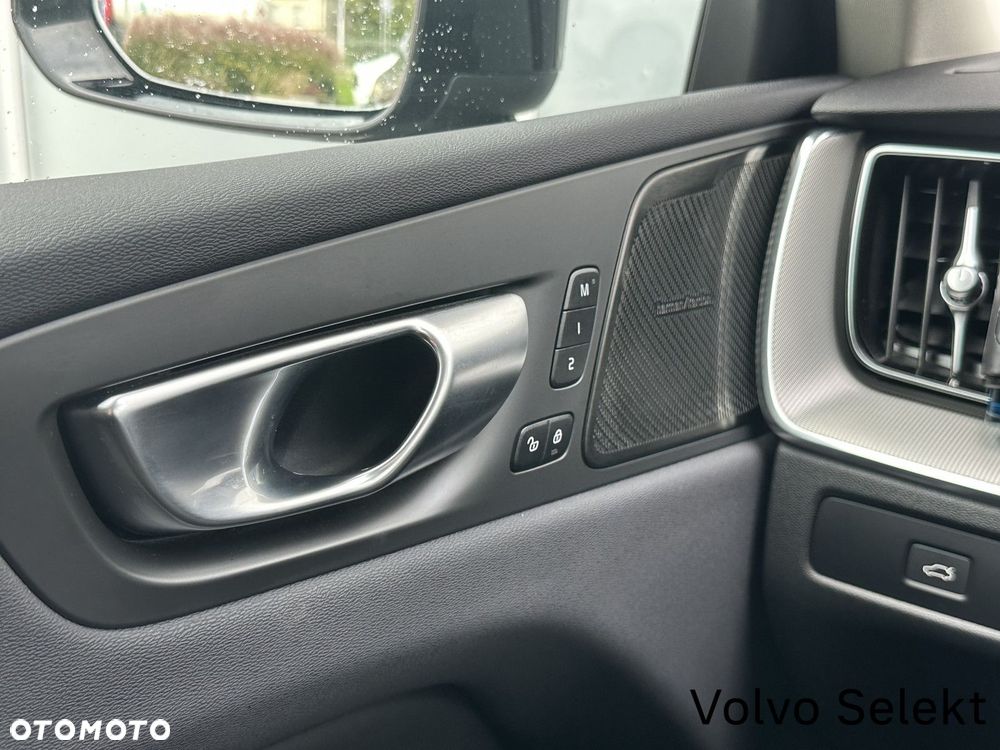Volvo XC 60 - 35