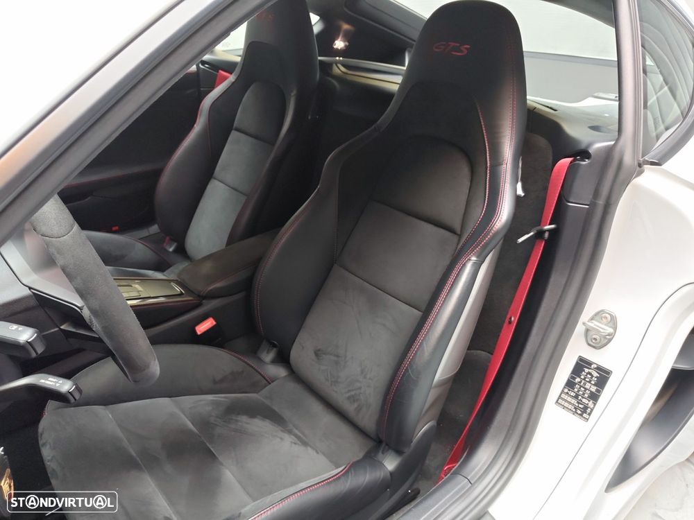 Porsche 718 Cayman GTS 4.0 - 21