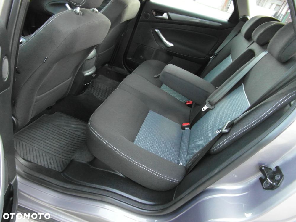 Ford Mondeo 2.0 Trend X - 33