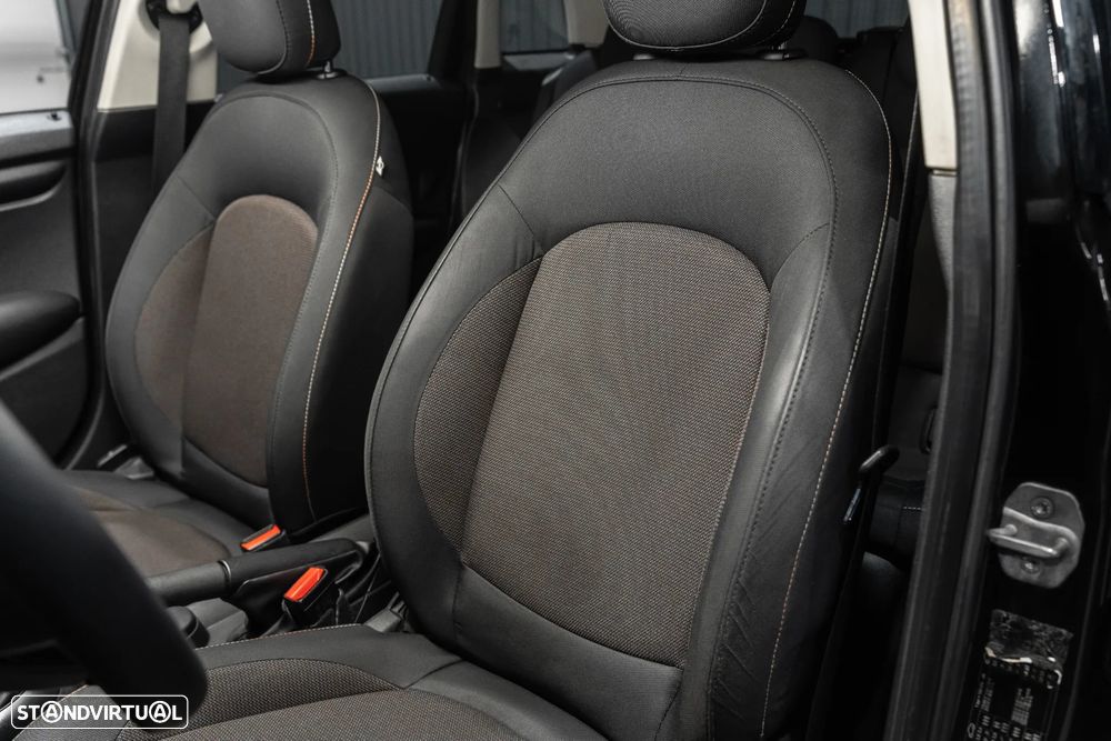 MINI 5 Portas One D - 23