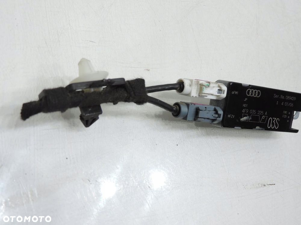 WZMACNIACZ ANTENY AUDI A6 C6 4F9035225A - 1