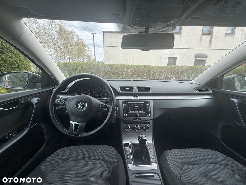 Volkswagen Passat - 24