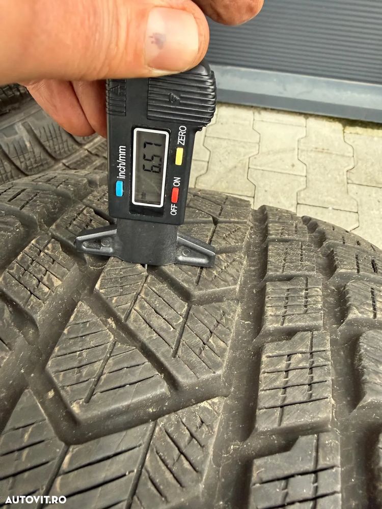 295 35 R21 IARNA PIRELLI - 2