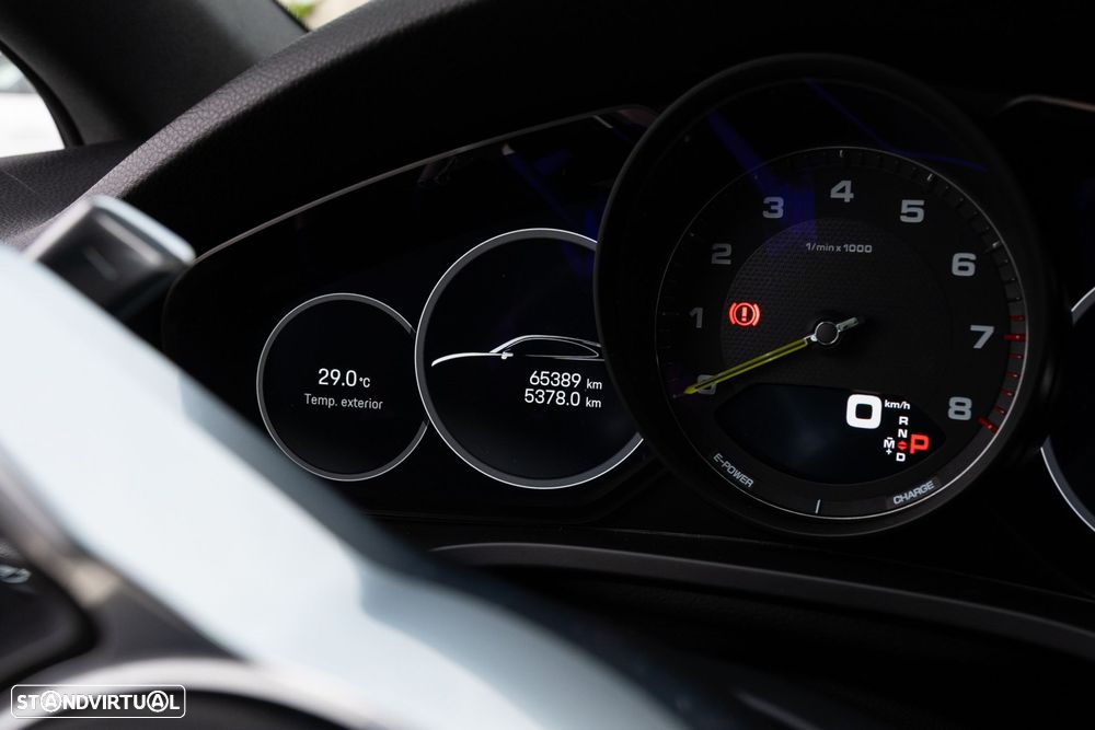 Porsche Cayenne Coupé E-Hybrid - 33