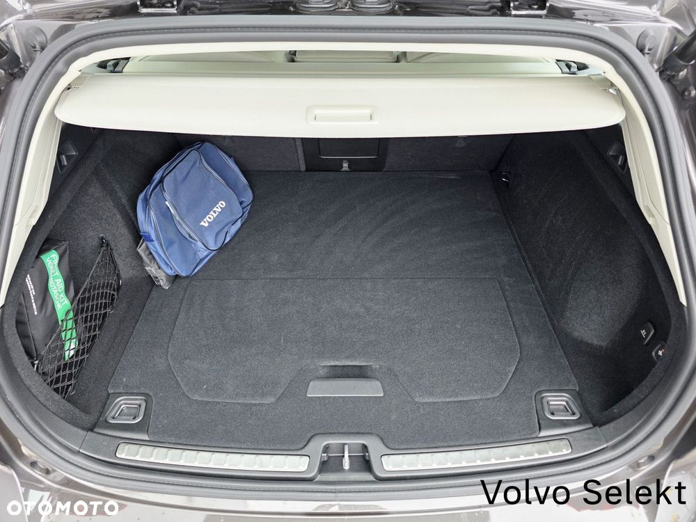Volvo V60 Cross Country - 18
