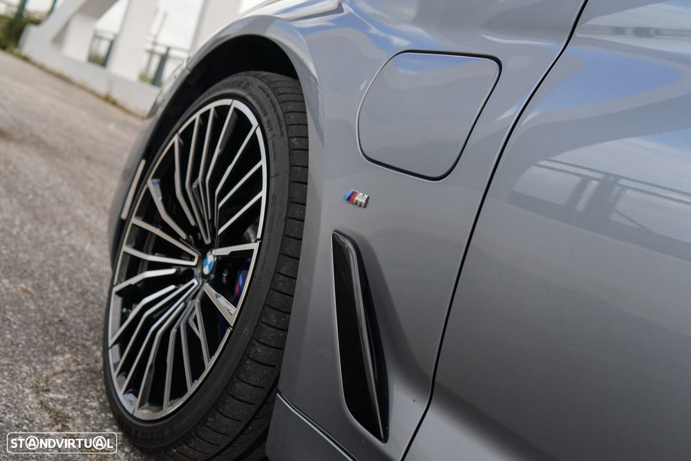 BMW 530 e Pack Desportivo M - 9