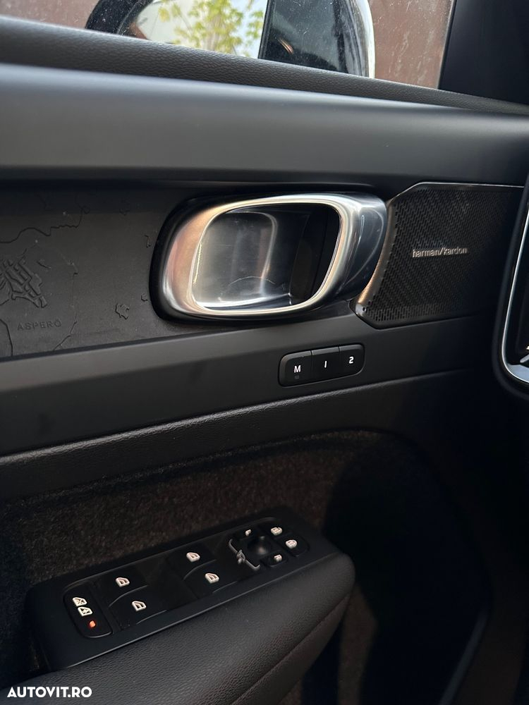 Volvo XC 40 Recharge Single Motor RWD Plus - 12