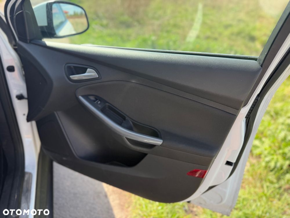 Ford Focus 1.0 EcoBoost Titanium - 23