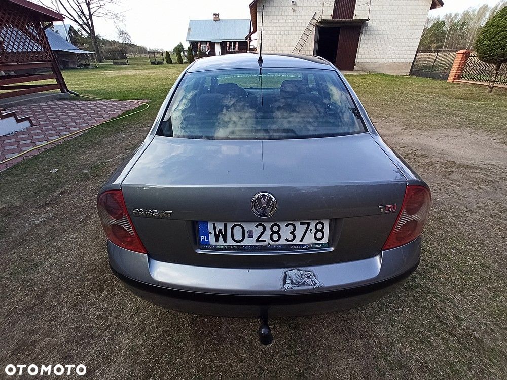 Volkswagen Passat 1.9 TDI Comfortline - 11