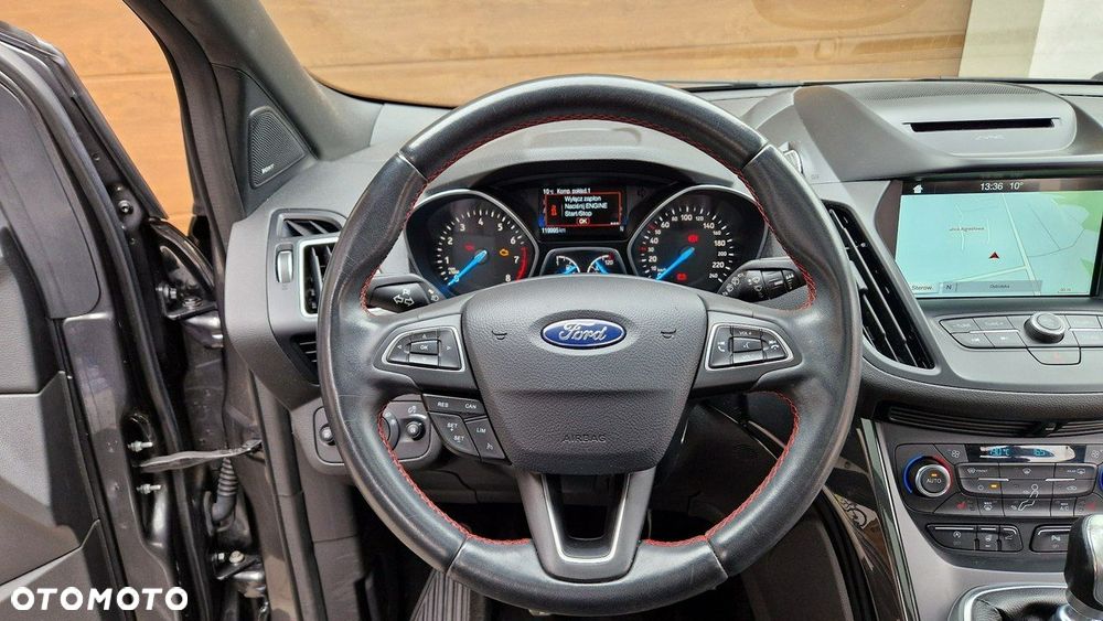 Ford Kuga 1.5 EcoBoost 2x4 ST-Line - 24