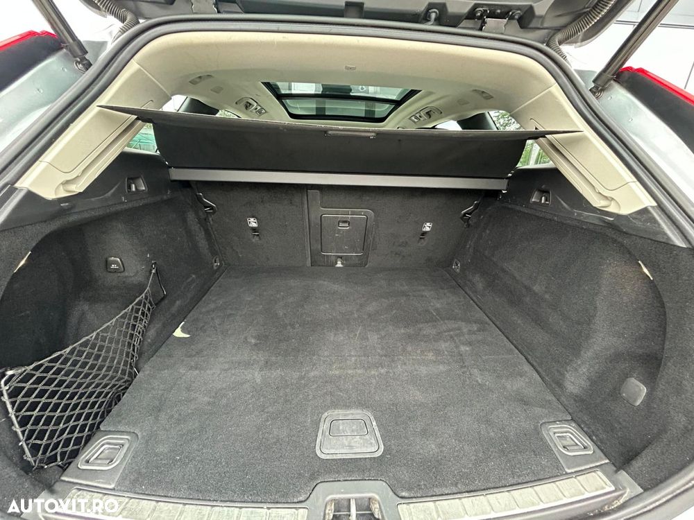 Volvo XC 60 T8 Twin Engine AWD Momentum - 31
