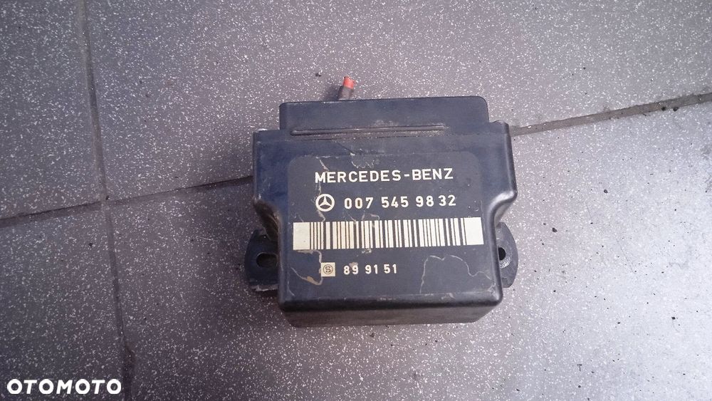 Przekaźnik świec żarowych Mercedes W124 0075459832 - 1