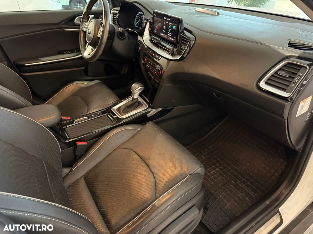 Kia XCeed 1.6 GDI 6DCT PHEV Vision - 32