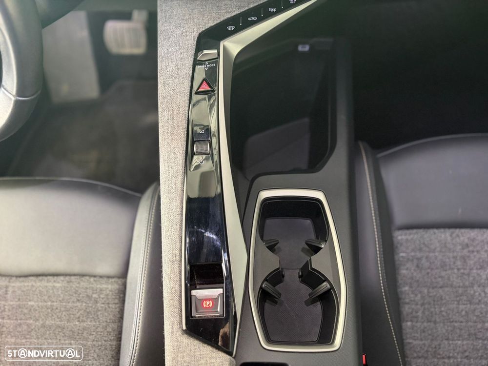 Peugeot 3008 1.2 Hybrid Allure e-DCS6 - 15