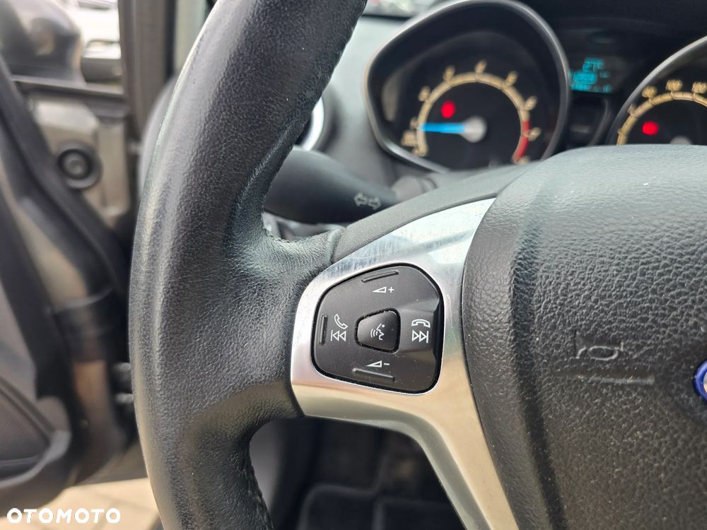 Ford Fiesta - 26
