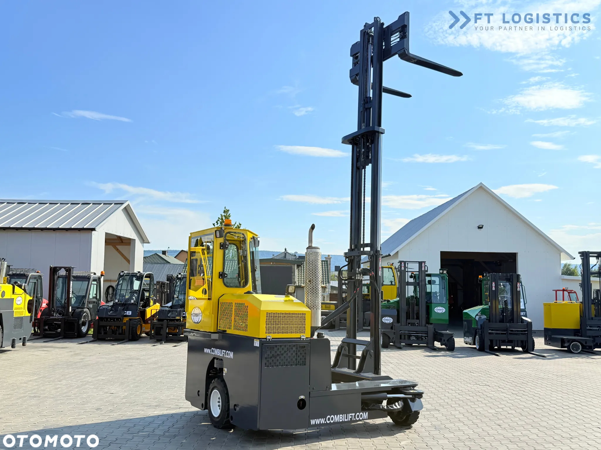 Combilift C3000 / GAS / TRIPLEX - 4900MM / JEDYNE 1537 MTH / POZYCJONER WIDEŁ / KABINA / JAK NOWY - 40