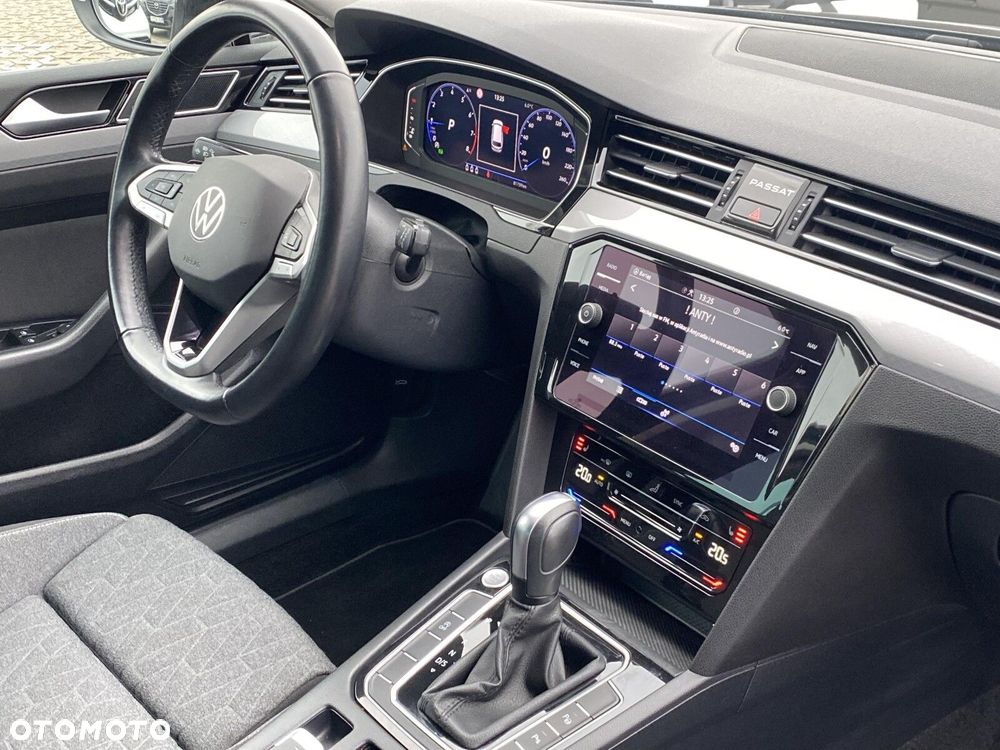 Volkswagen Passat - 28