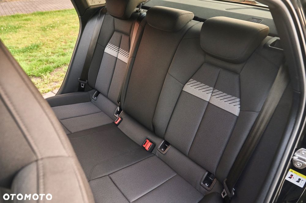 Audi A3 Limousine 35 TFSI mHEV S Line S tronic - 29