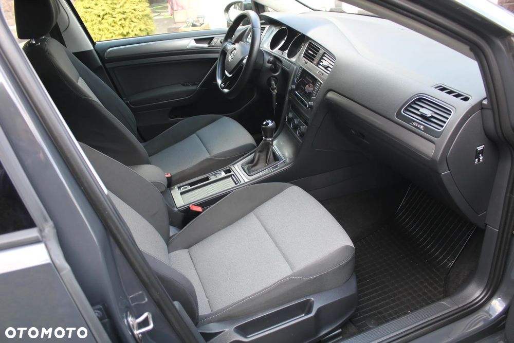 Volkswagen Golf - 16