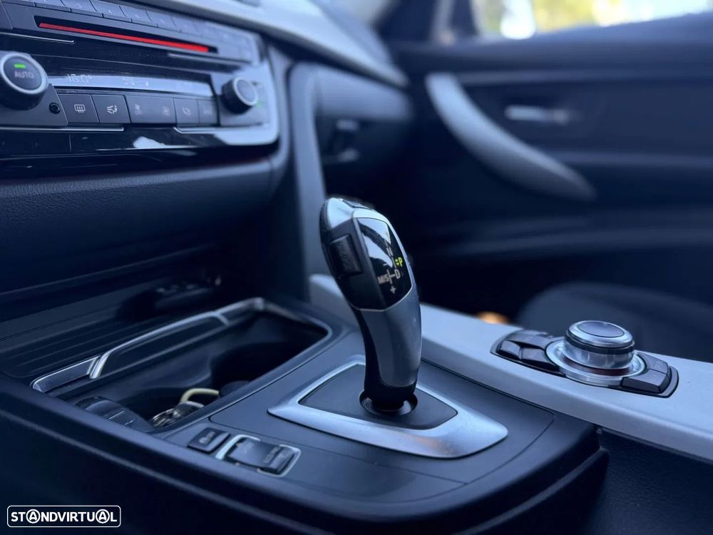 BMW 320 d ED Advantage Auto - 14