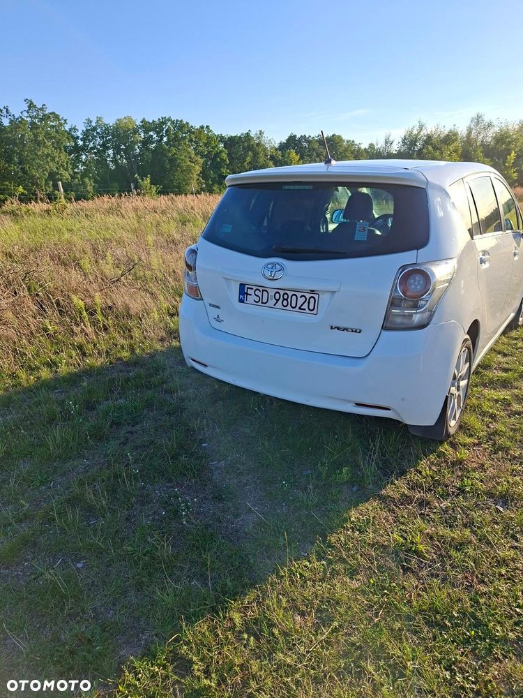 Toyota Verso 2.0 D-4D Sol - 4