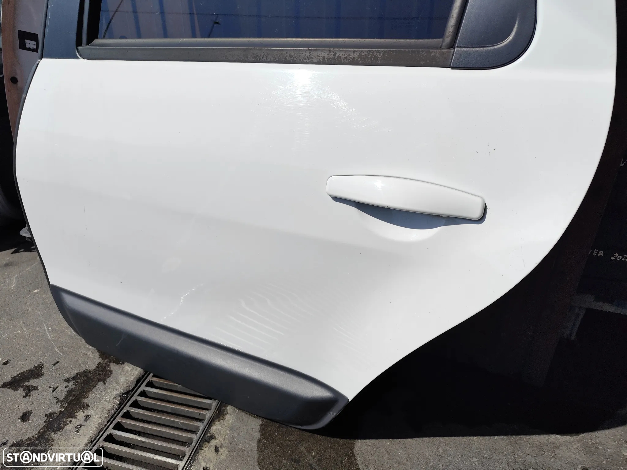 DACIA DUSTER I PORTA TRAS ESQUERDA - PT533 - 4