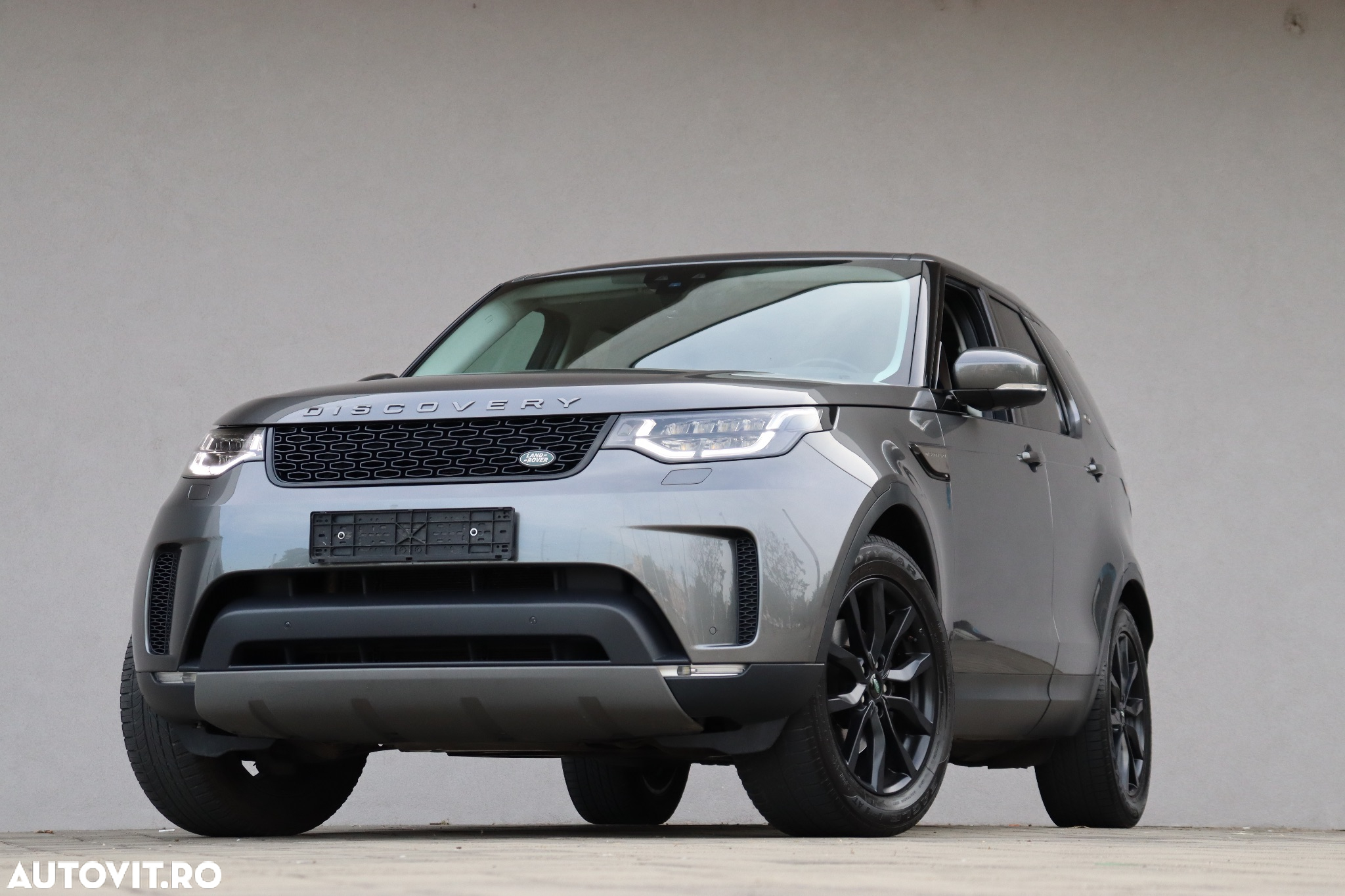Land Rover Discovery 3.0 L TD6 HSE - 6