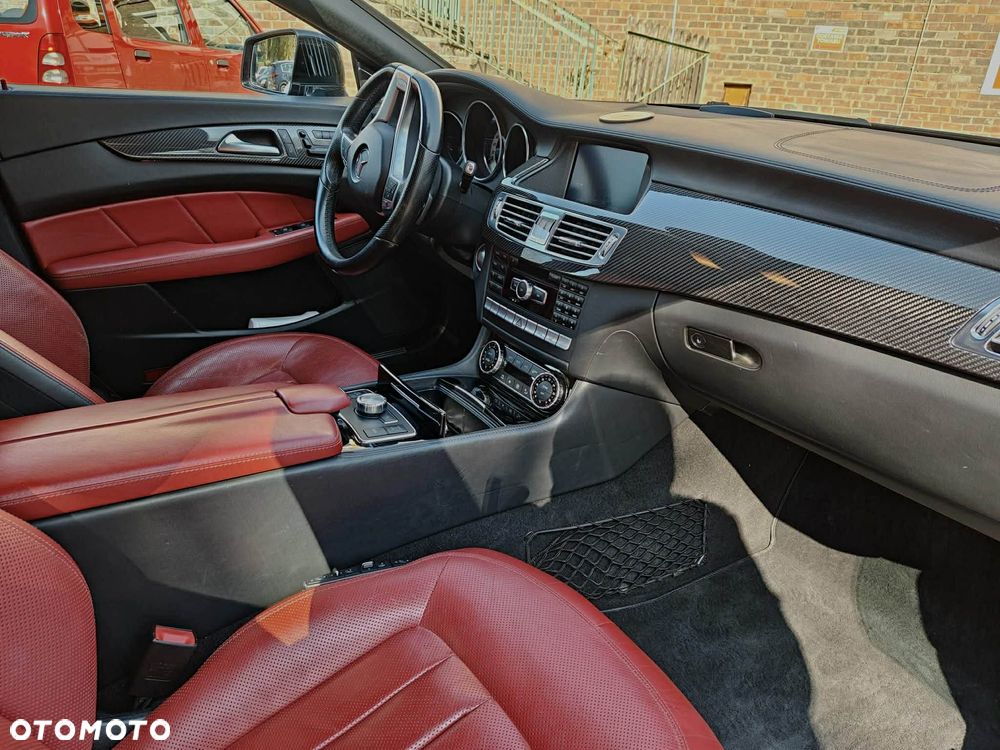 Mercedes-Benz CLS 500 4-Matic BlueEff - 26